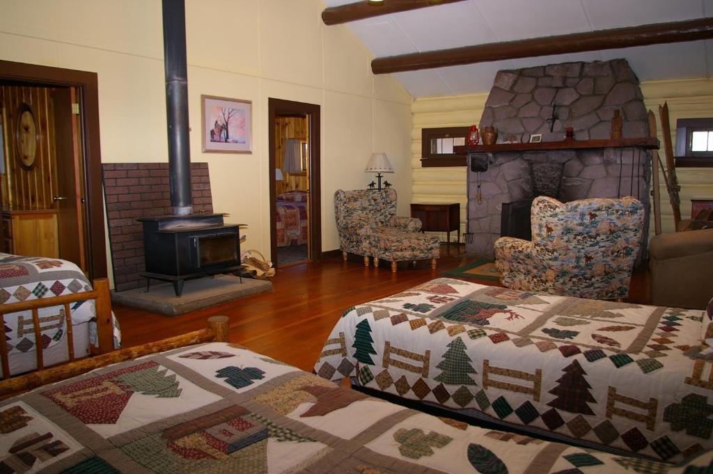 ווסט ילוסטון Parade Rest Ranch חדר תמונה